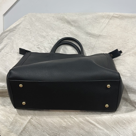 Calvin Klein Geometric Print Shoulder Bag - Picture 6 of 7